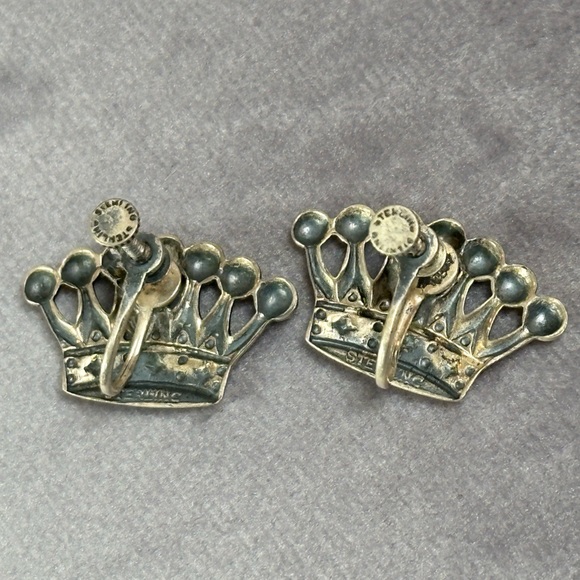 1930s VINTAGE!! RARE!! STERLING SILVER SCREW BACK CROWN EARRINGS OS MARKED - Picture 6 of 7